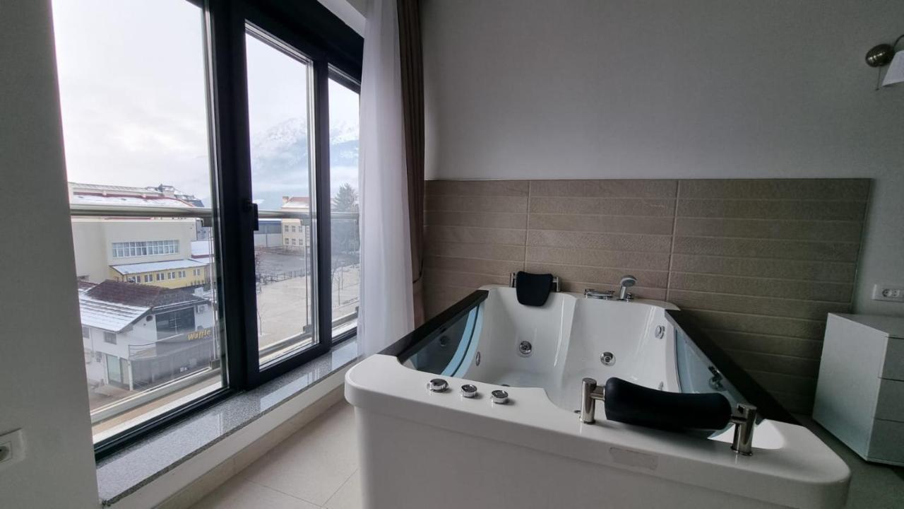 פלאב Elan Luxury Apartments & Rooms מראה חיצוני תמונה