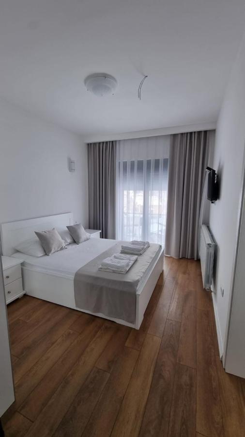 פלאב Elan Luxury Apartments & Rooms מראה חיצוני תמונה