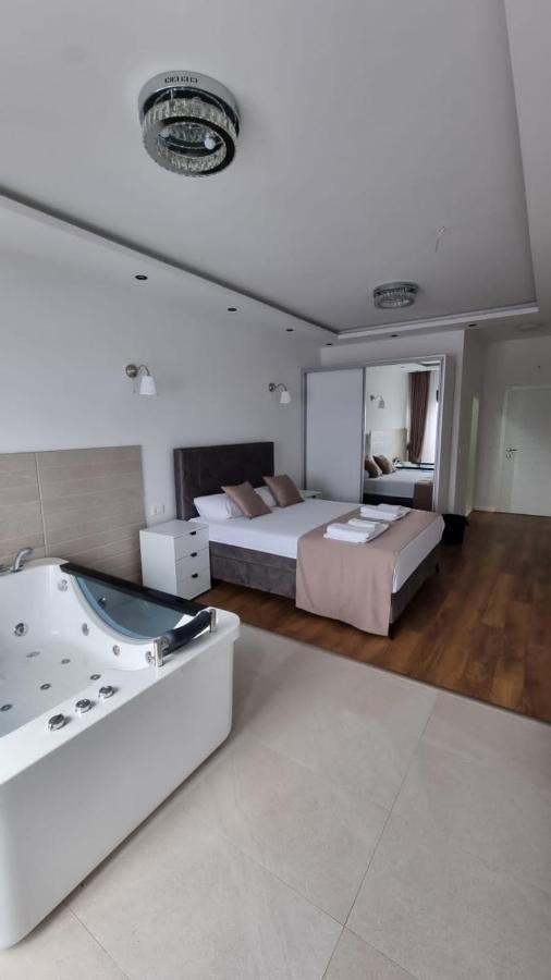 פלאב Elan Luxury Apartments & Rooms מראה חיצוני תמונה