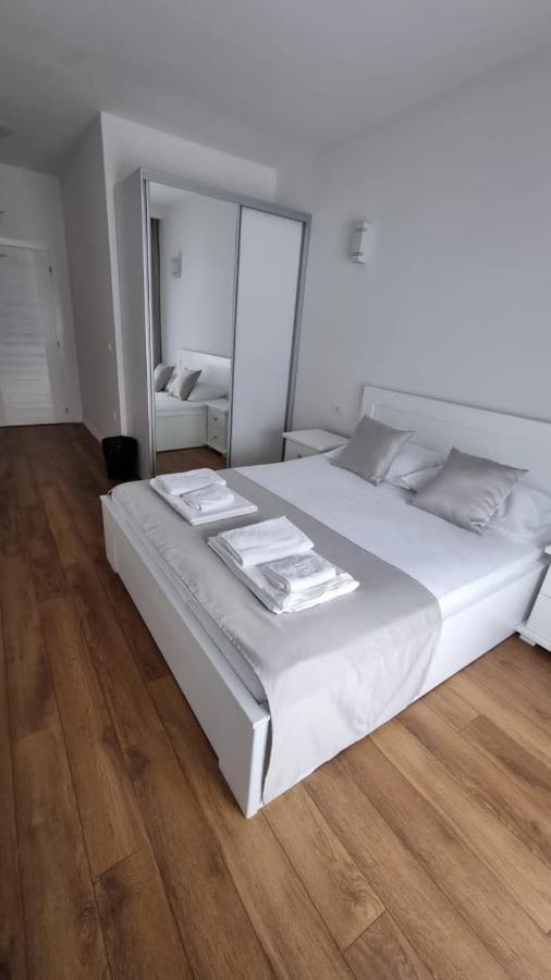 פלאב Elan Luxury Apartments & Rooms מראה חיצוני תמונה