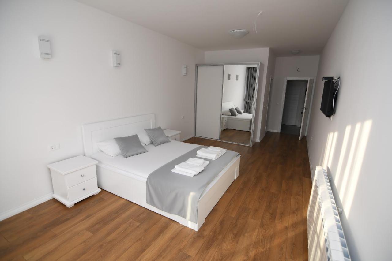 פלאב Elan Luxury Apartments & Rooms מראה חיצוני תמונה
